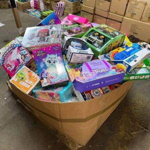 assorted toy pallets – wholesale lot of 200 mixed toys for boys & girls